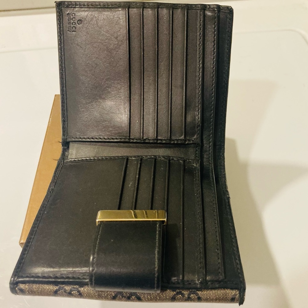 Authentic Gucci wallet - Picture 13 of 14
